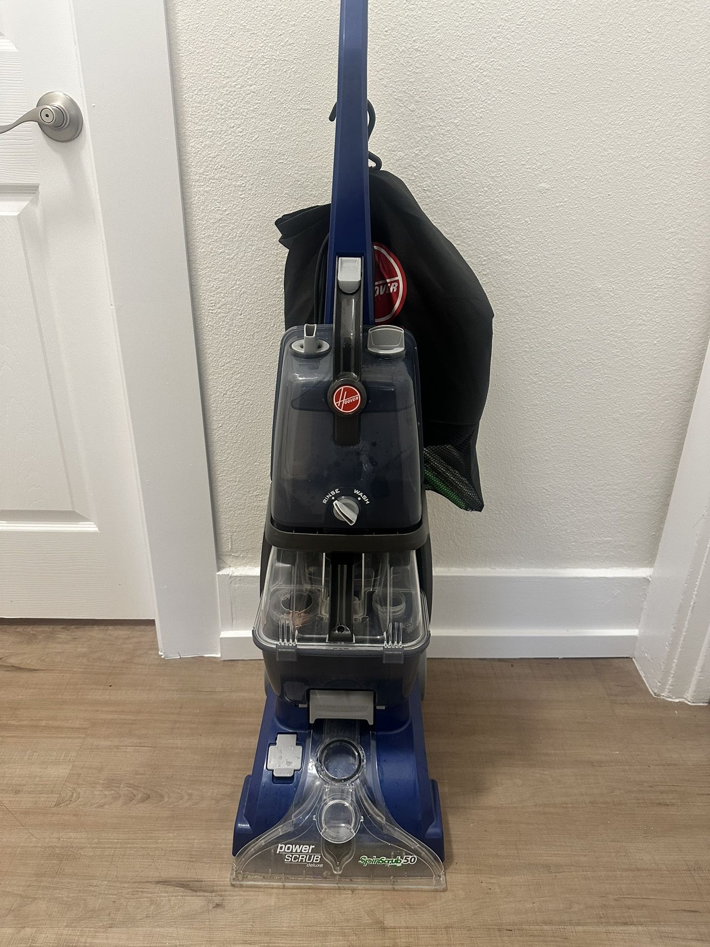 Hoover PowerScrub Deluxe Carpet Cleaner