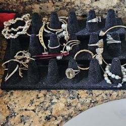 Jewelry Stand W Mirrow And Ring Holder