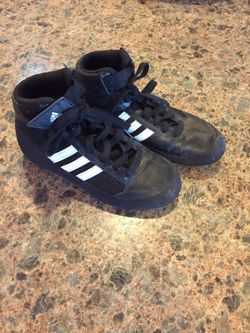 Wrestling shoes