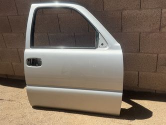 2004 Tahoe Passenger Door (Shell Only)