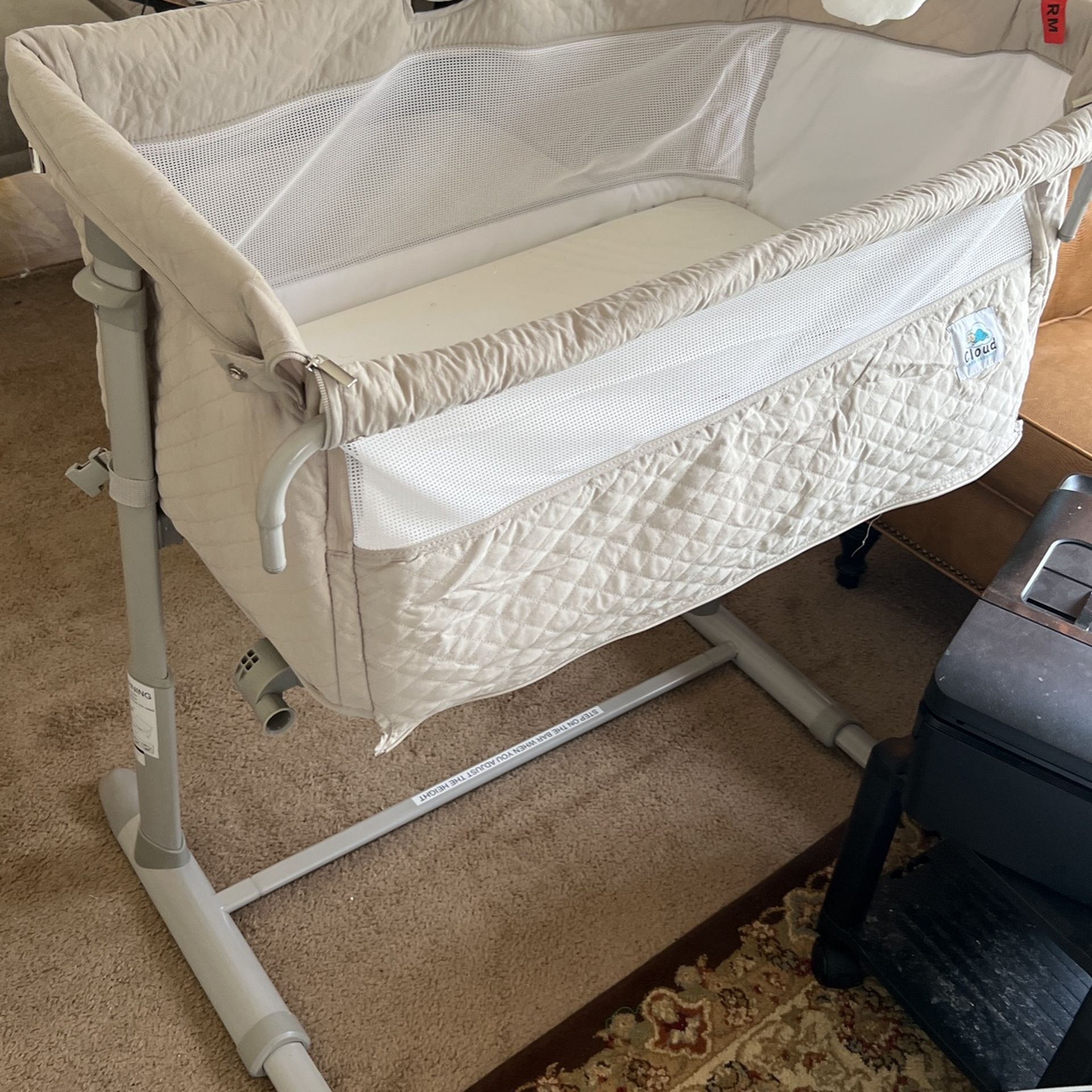 CLASS BABYCRIB WITH SOUNDS & TOYS BUILT IN W/ BABY SLEEPER