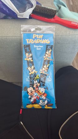 Disneyland trading pins