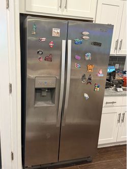 Whirlpool Side-by-Side Refrigerator – Stainless Steel – Ice & Water Dispenser