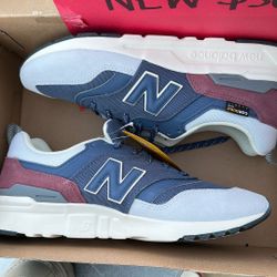 New Balance Sneakers 