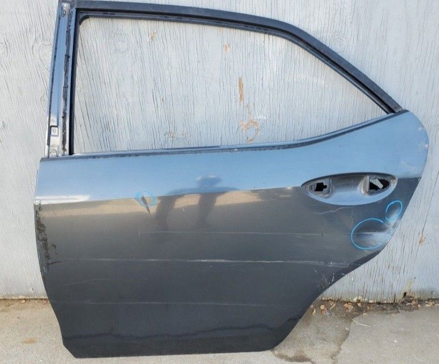 2014- 2018 TOYOTA COROLLA LEFT REAR
DOOR DRIVER SIDE USED OEM. NC
