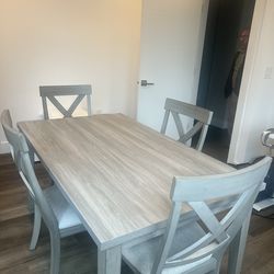 Rectangle Dining Room Table and 4 Chairs