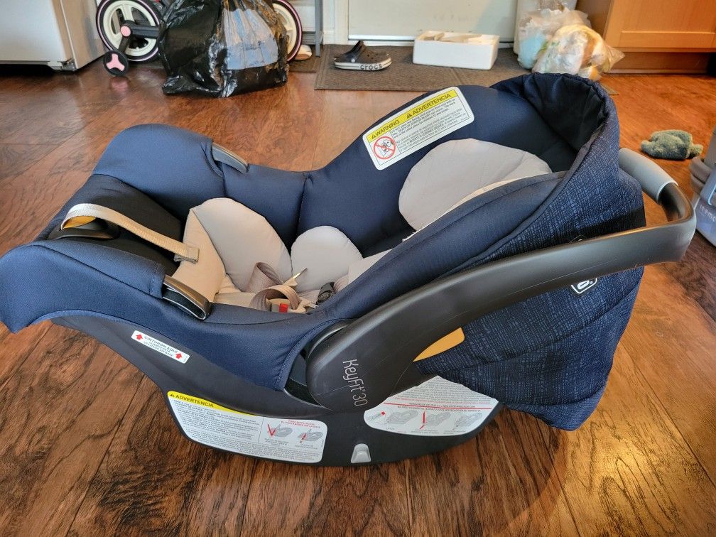 Chicco Keyfit30 Car Seat Like New