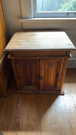 Free cabinet greenwood wa 98103