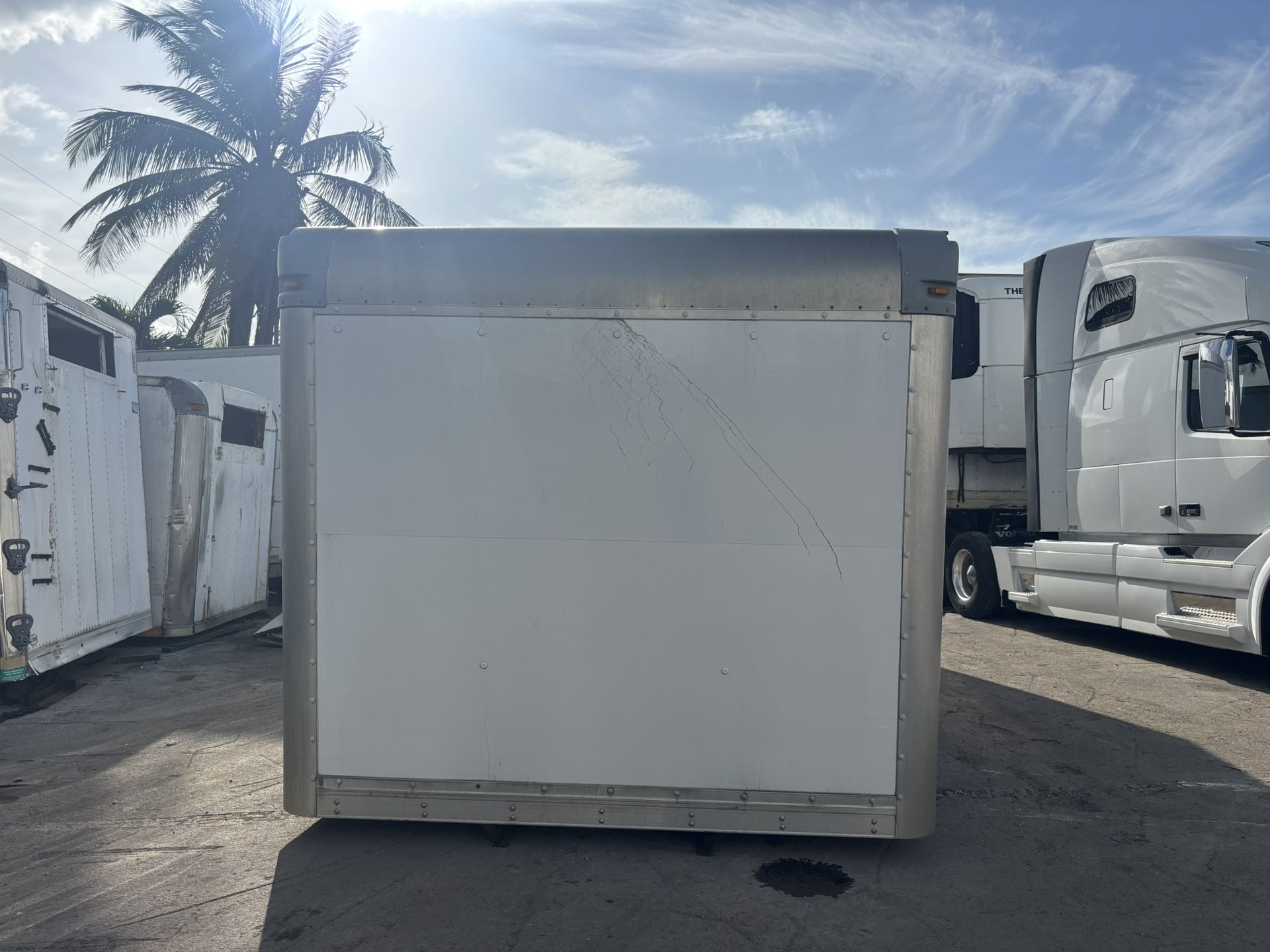 Supreme 24ft Box