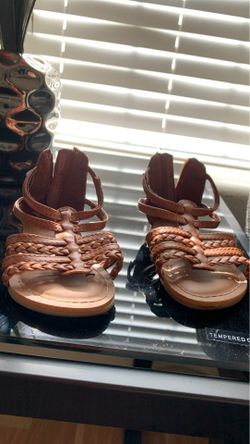 Babygirl roman sandals