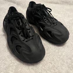 Men Shoes Size 9.5