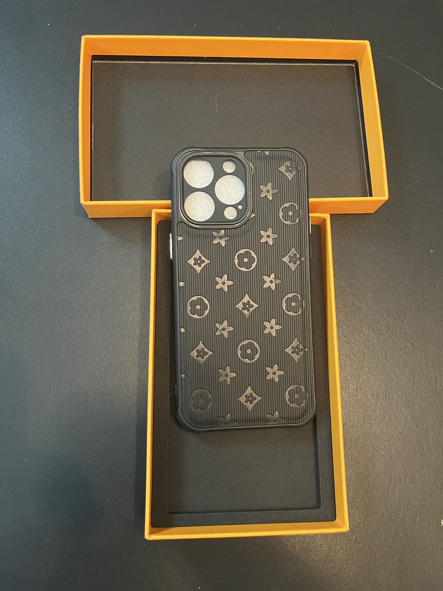 Luxury Fashion iPhone 14 Pro Max Phone Case With Box for Sale in Tampa, FL  - OfferUp