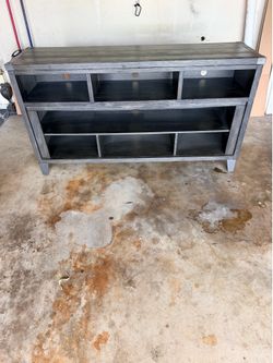 TV CONSOLE