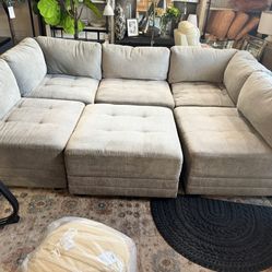 Can Deliver Thomasville 6 Piece Sectional Couch