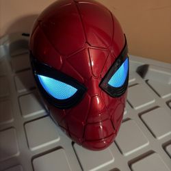 Marvel Legends Iron Spider Electronic Helmet – Avengers Endgame – Glowing Eyes – Like New