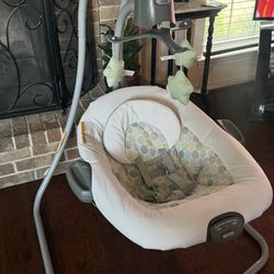 Mecedora Y Percha De Ropa Para Bebé 