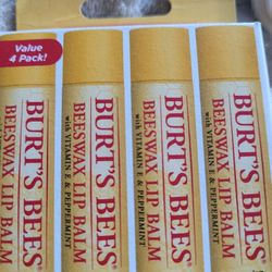 Burt's Bees Lip Balm, Moisturizing Lip Care, 100% Natural, Original Beeswax With Vitamin E & Peppermint Oil (4 Pack)