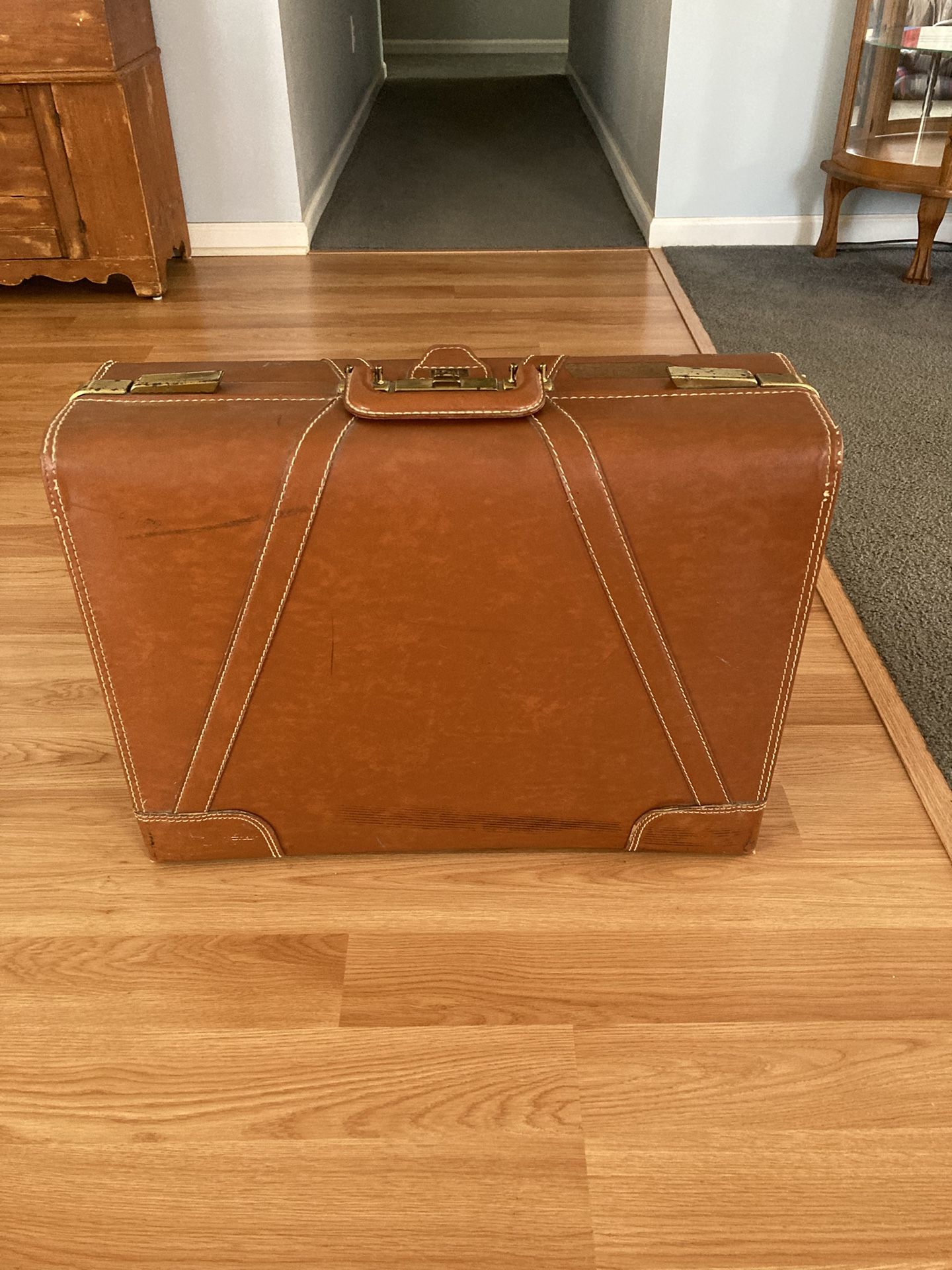Towncraft Vintage Leather Suitcase
