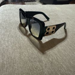 Balenciaga’s Glasses Unisex  Only 80$