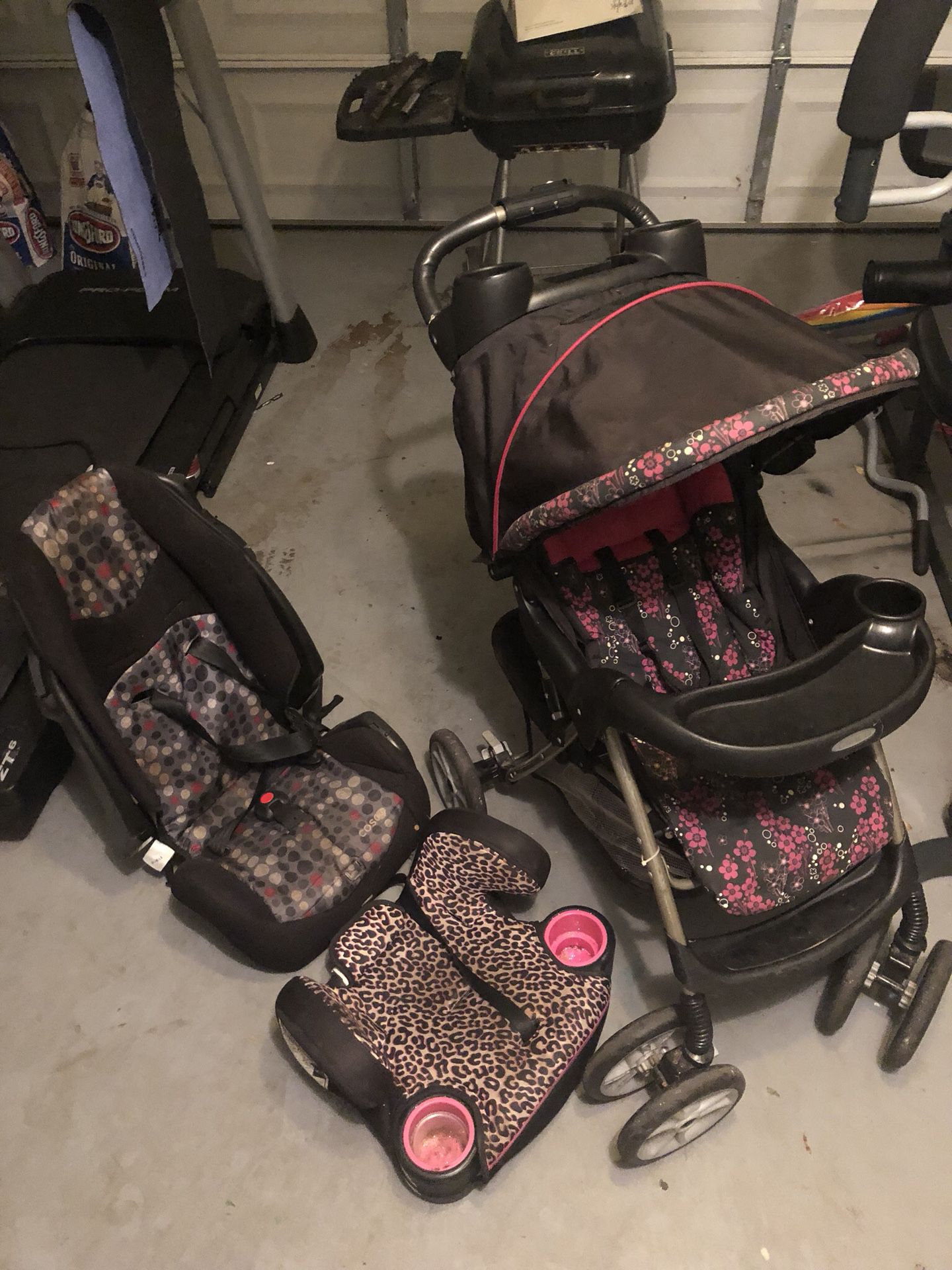 Graco Quick Fold stroller booster seat and Car seat all for $40 it is used and needs some cleaning but it works perfectly well and it’s at a cheap pr