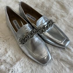 ✨NEW✨ Steve Madden Rilynn Silver Loafer Size 7
