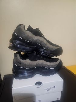 Undefeated Air Max La Brea