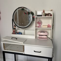 Vanity With Mirror Light