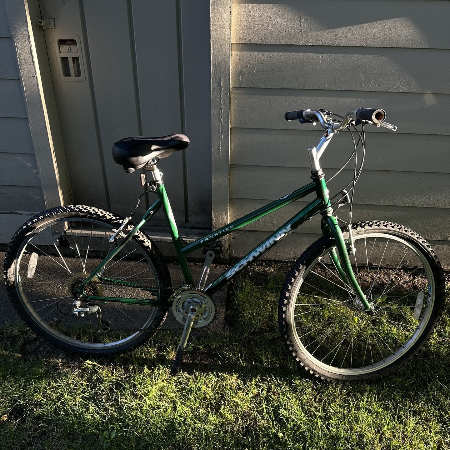 Cruiser Bike Schwinn Frontier Womens Bike Schwinn Frontier Women's Bike 20  Inch Green For Sale In Royal Oak