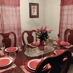 Redwood Dinning Room Table With Chairs And Leaf. 