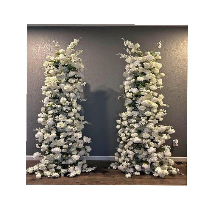 Charming Floral Wedding Arrangements For a Dreamy Look cold approach