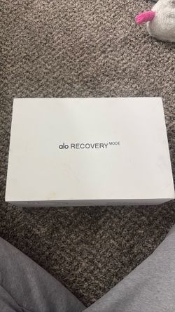ALO yoga recovery mode sneakers