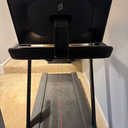 Peloton Tread + 100 uses + Delivery + 💥 Excellent Condition Peloton Bike - Like New!  