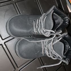 Size 8c Black Boots 