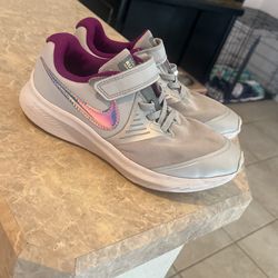 Girls Nike Shoes 1.5Y