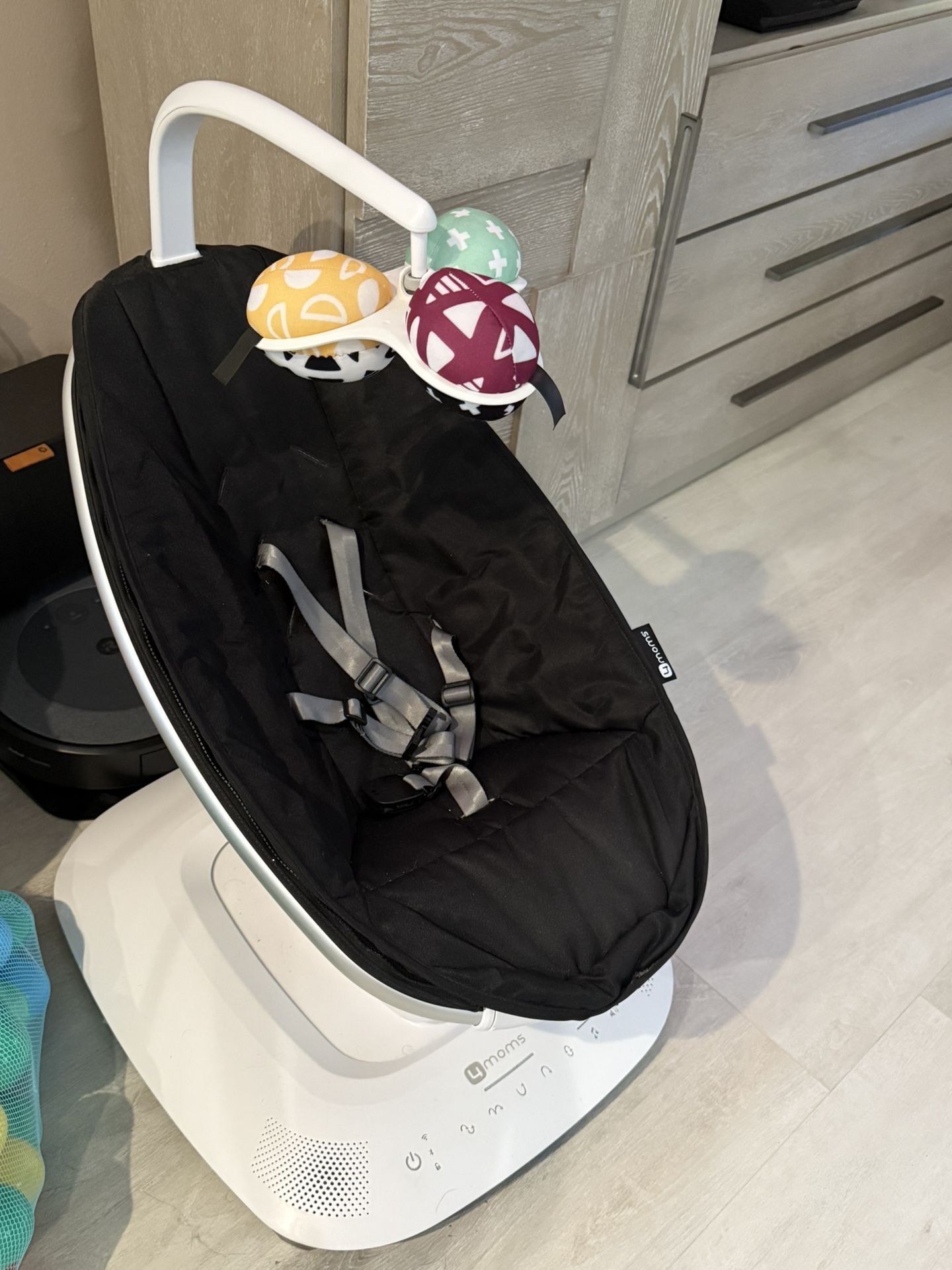 4Moms Mamaroo With Smart Connectivity