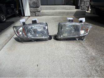 2006 -2015 Toyota Ridgeline factory headlight housings