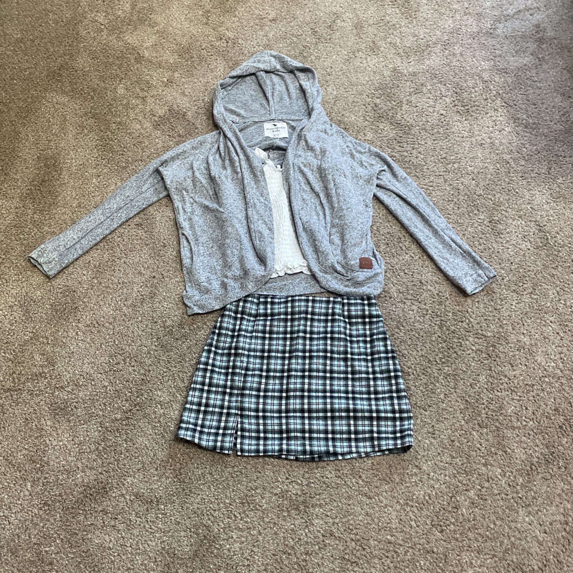 Girls Large outfit 