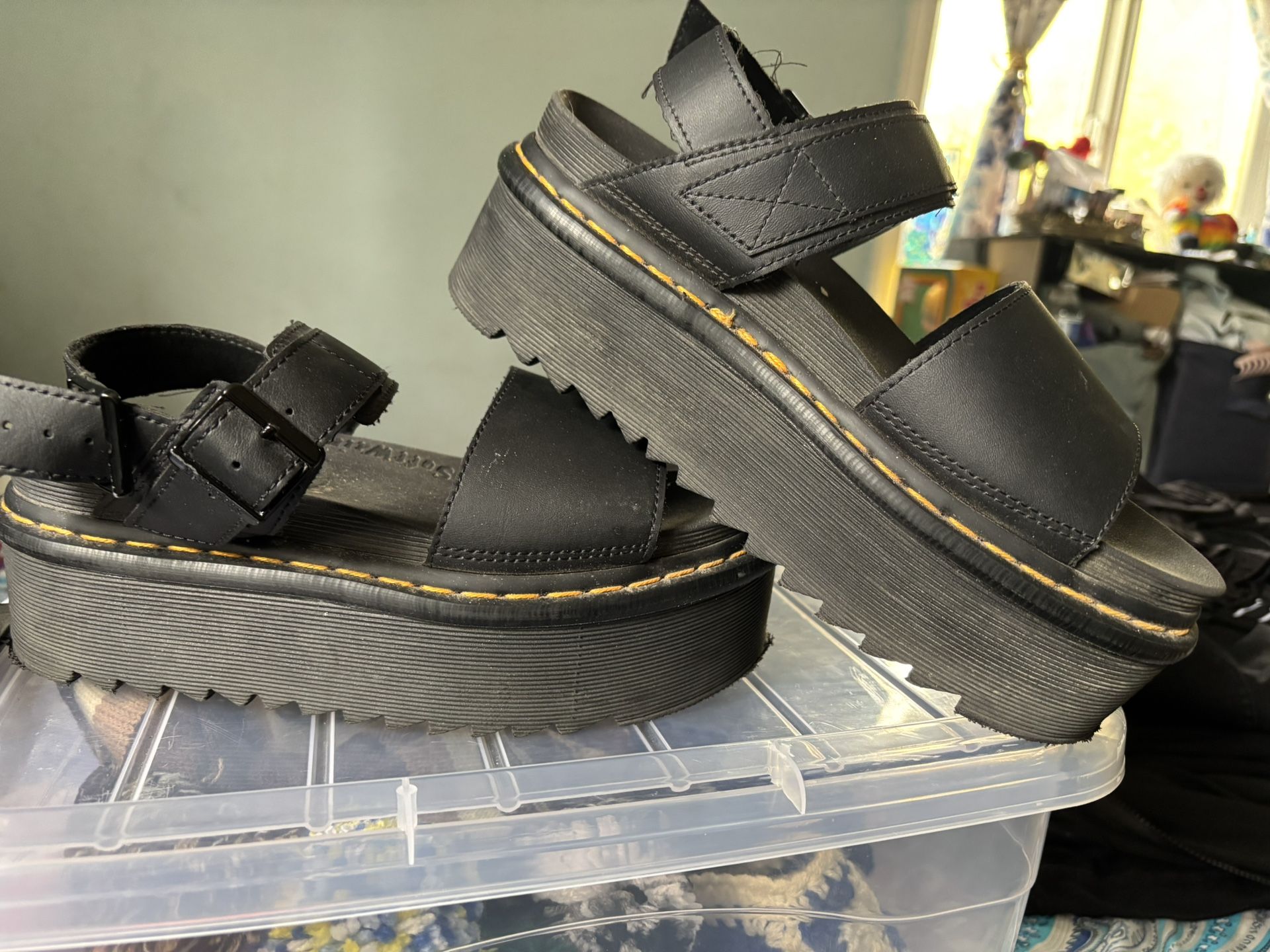 Platform Doc, Martens