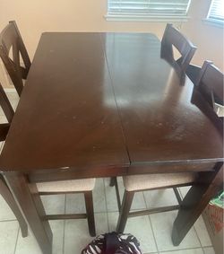 Dining Table With Extendable Leaf
