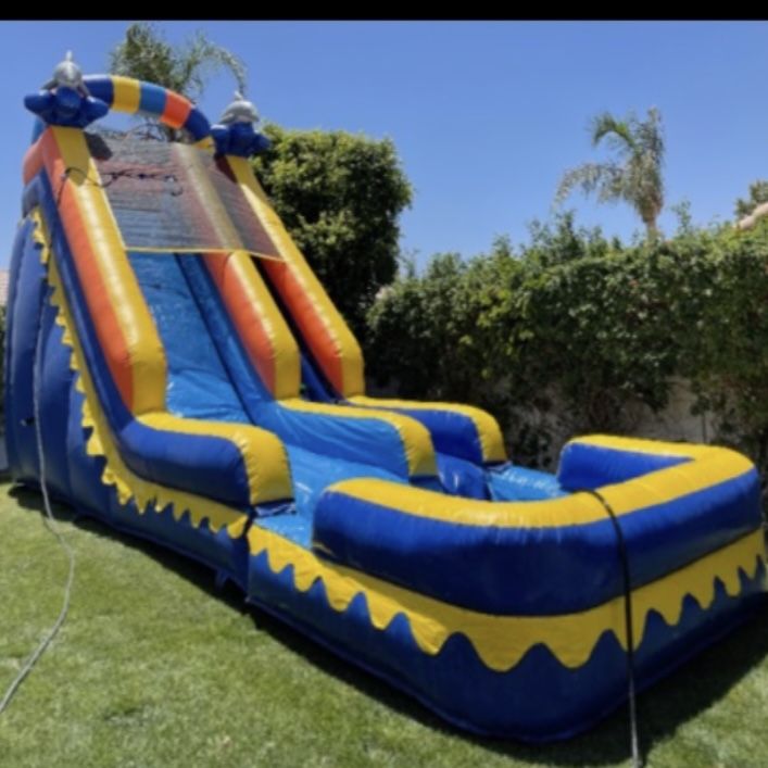 18 Feet Tall Waterslide Very Fun For Kids Or To Rent Out For Weekends.. Asking 1,900 Or Best Offer