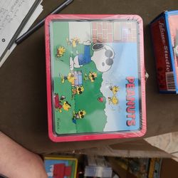 Brand new vintage Joe cool Snoopy lunchbox series