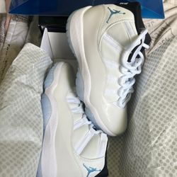 Jordan 11 Retro Legend Blue 8-1/2