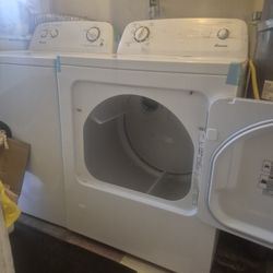 Umana Washer And Dryer 