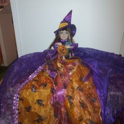 BEAUTIFUL FIBER OPTIC COLLECTABLE HALLOWEEN DOLL 🎃 