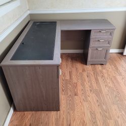 Corner Desk