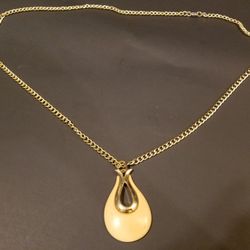Vintage White Pendant Gold Chain Necklace