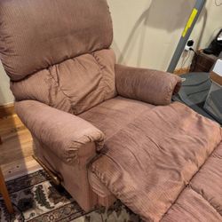 Brown Recliner Chair – Comfortable & Clean