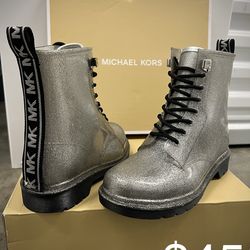 •Michael Kors •Steve Madden •ASN