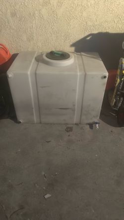 100 Gallon Water Tank