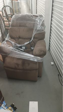 Wow Like New 😜😳👀🤩⭐️✨ power recliner chair